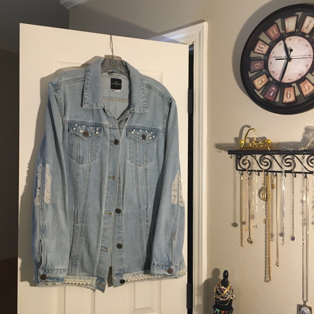 Pearl Light Wash Distressed Jean Jacket